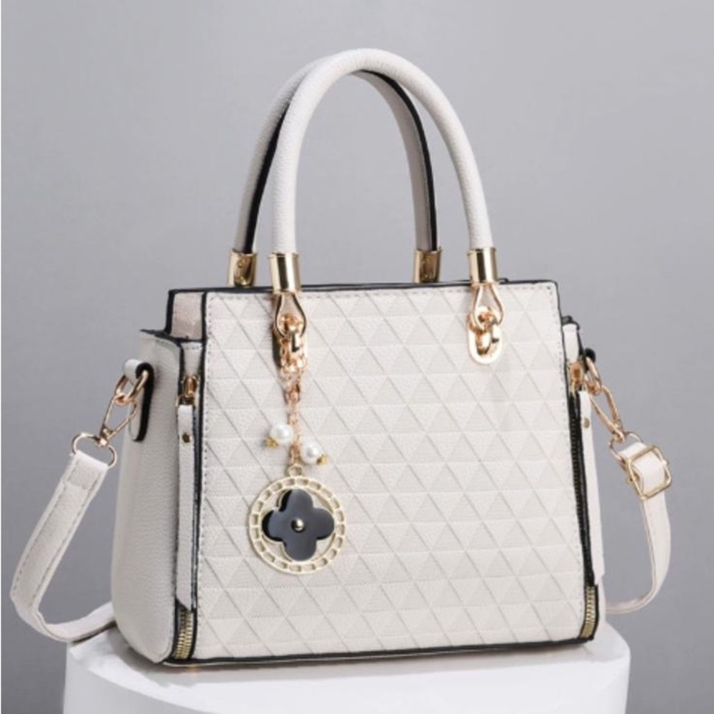 Women’s White Structured Handbag with Shoulder Strap | Elegant & Versatile